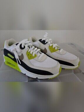 Nike AIR MAX 90 New In BOX